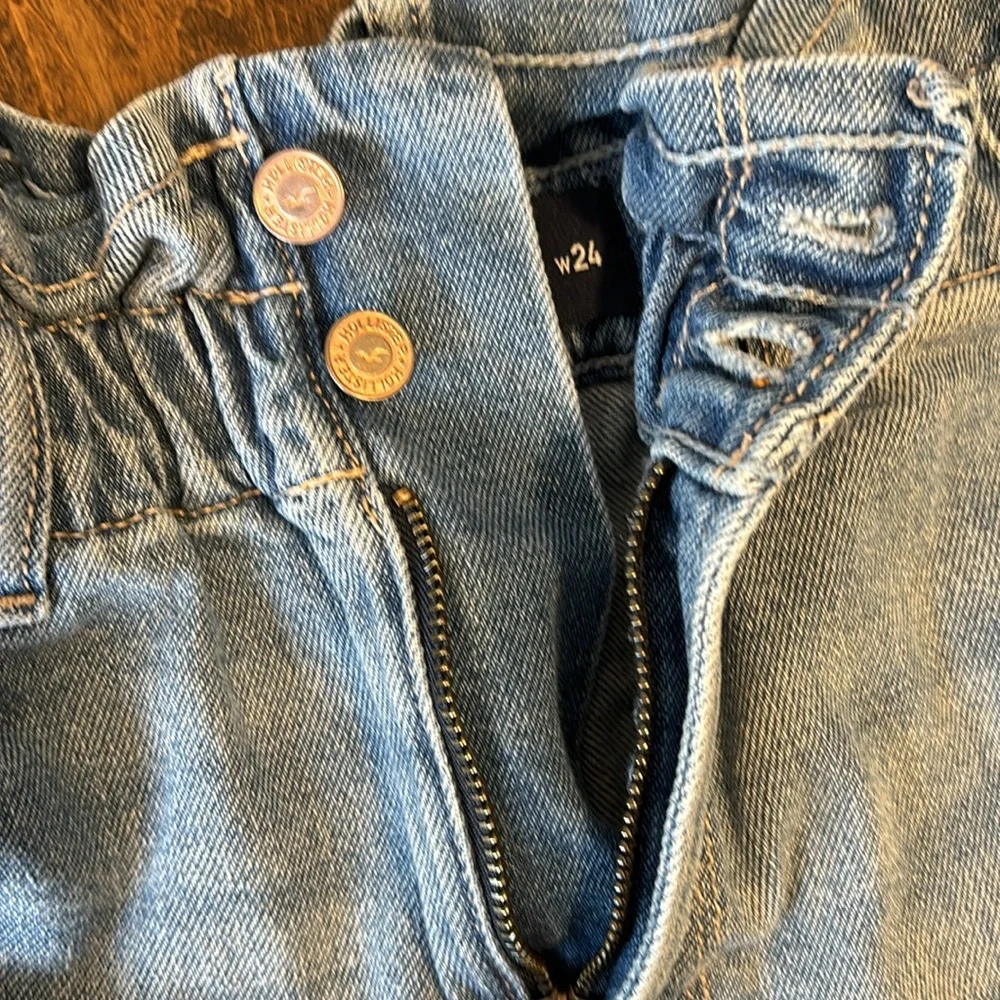 Hollister paper bag mom shorts. - Picture 5 of 6